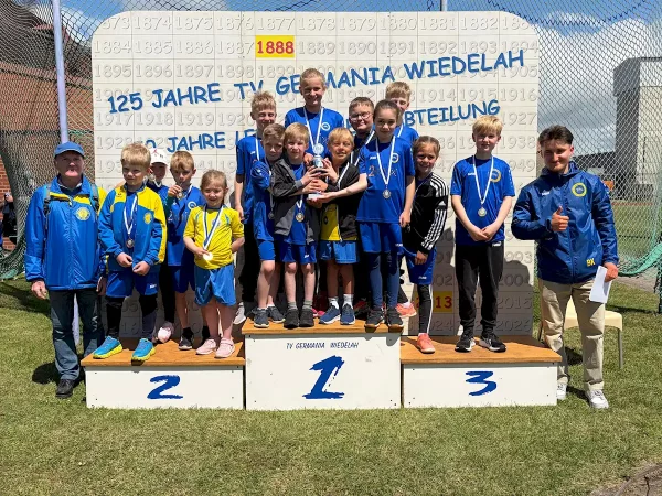 Wiedelah 14 626    bis fast alle drauf  jpg