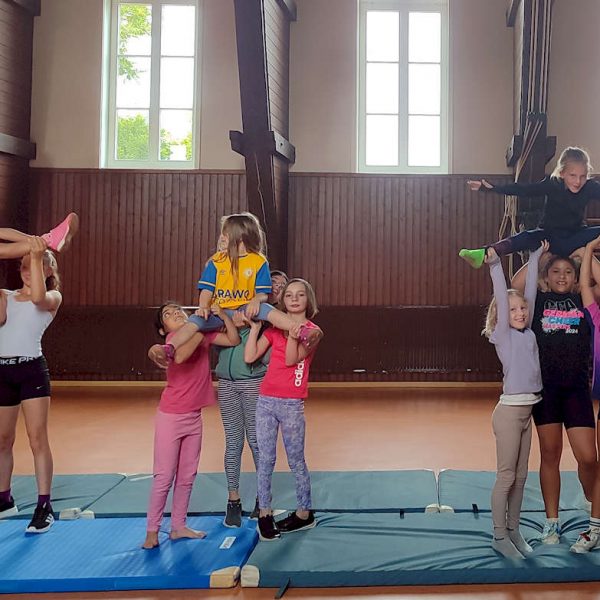 Cheerleading 3 web